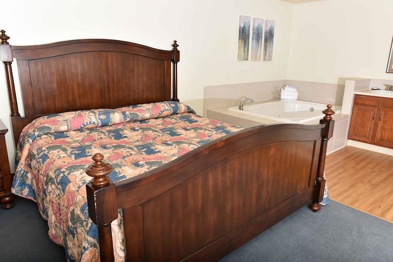 Hilltop Inn & Suites