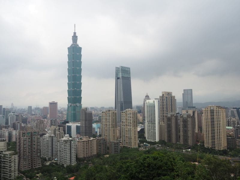 viewing the Taipei skyline from Elephant Mountain while traveling Asia alone