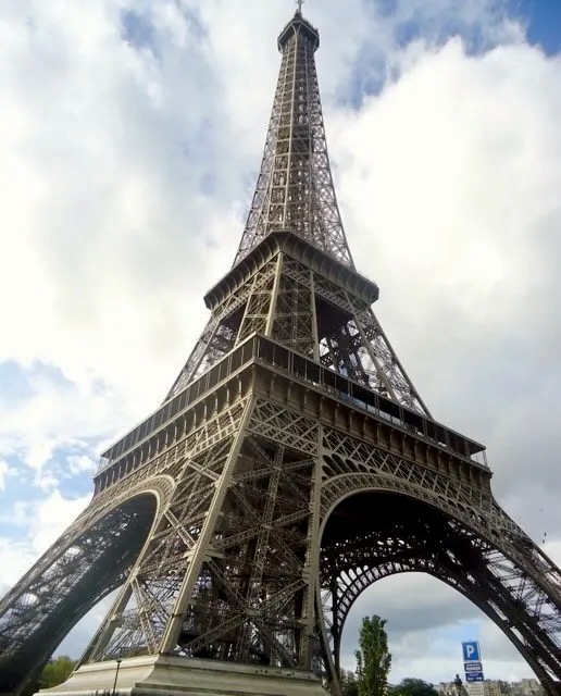 Traveling To Paris Solo