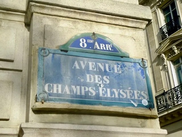 Traveling To Paris Solo 