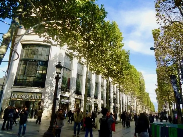 Traveling To Paris Solo